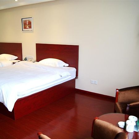 Greentree Inn Shandong Qingdao Jiaozhou Datong Mansion Express Hotel Екстериор снимка